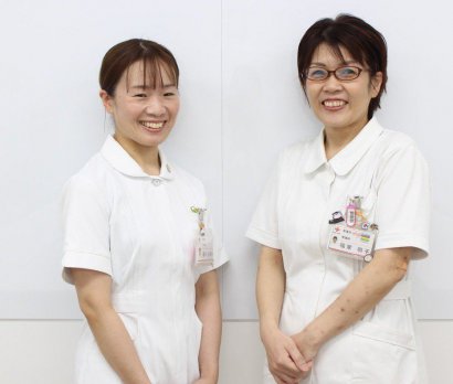 
認知症看護認定看護師（写真左）長嶋真佑美（写真中央）大西力